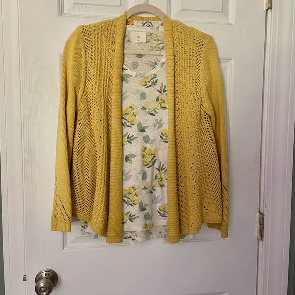 Beautiful open weave Anthropologie sweater in yellow/gold. Size MP - Picture 2 of 4
